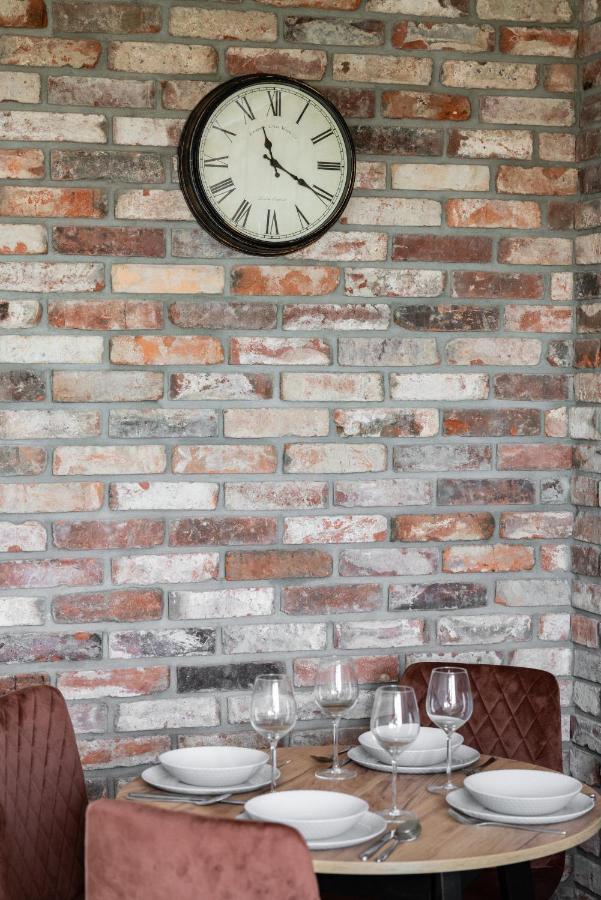 Stylish Apartment Near Wroclavia For 4 Guests By Noclegi Renters 弗罗茨瓦夫 外观 照片