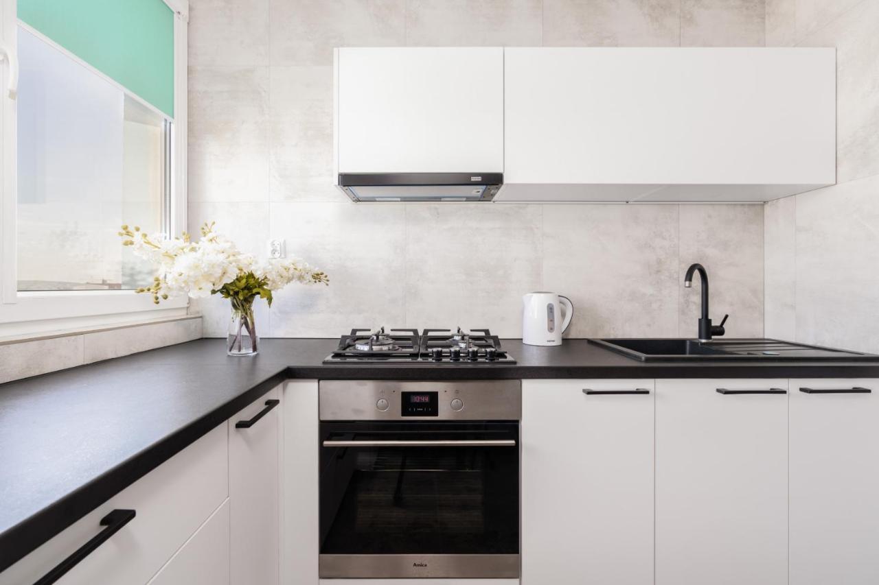 Stylish Apartment Near Wroclavia For 4 Guests By Noclegi Renters 弗罗茨瓦夫 外观 照片